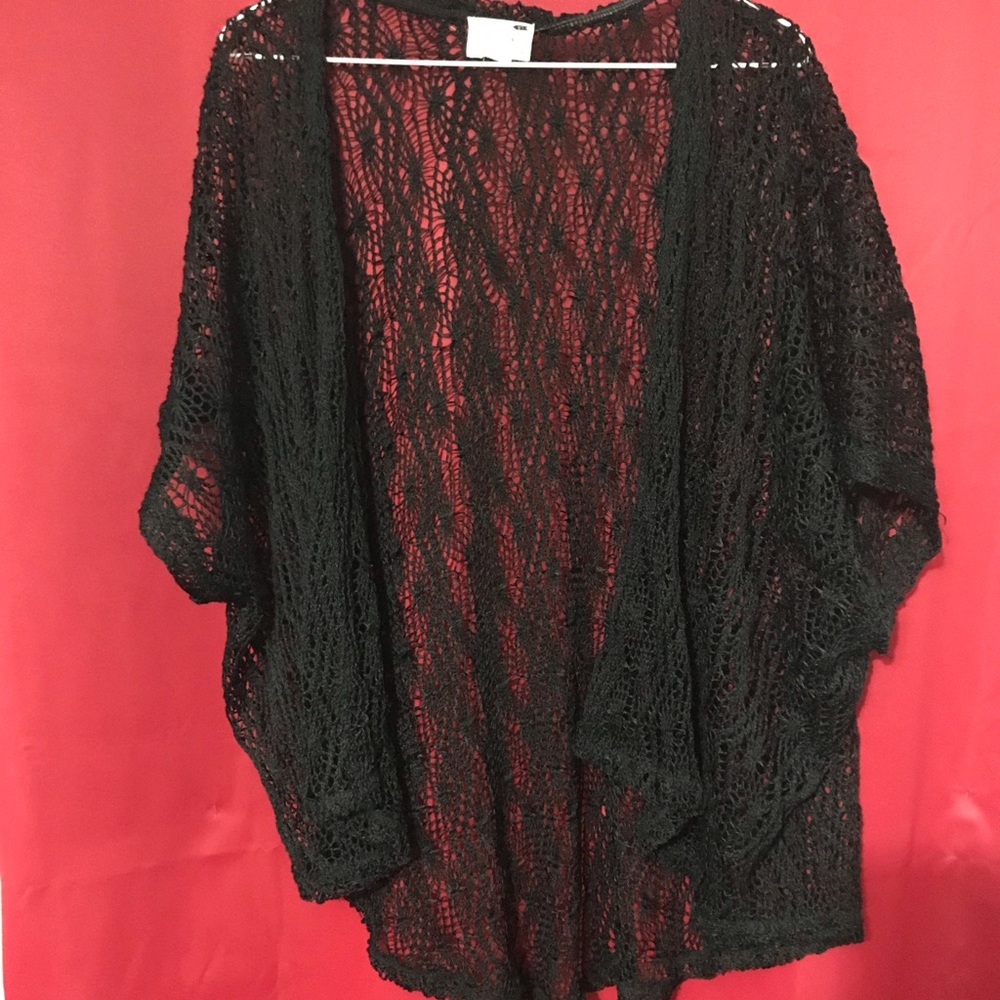 Black woven cardigan. La hearts